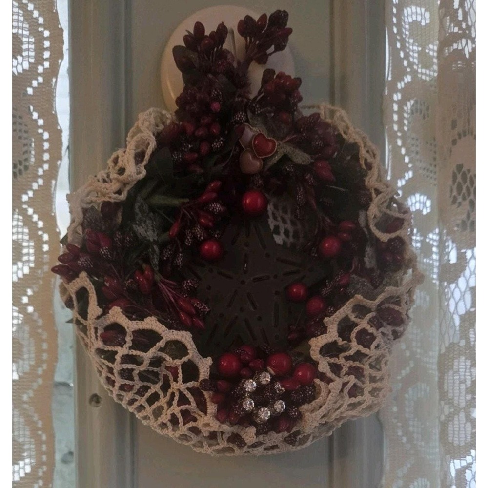 Vintage Wreath Valentine Romanticism 6 Inches Doiley Wreath Love Berries